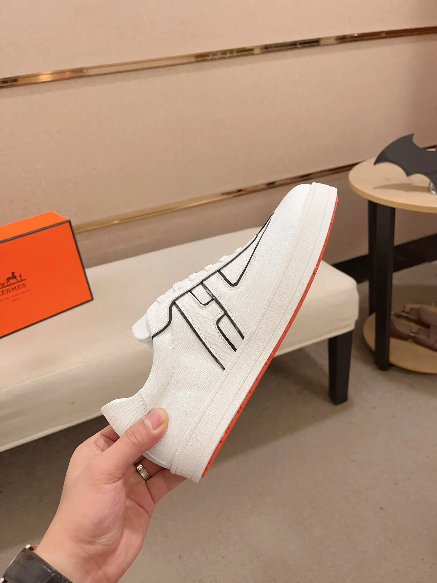 Men's clothing and shoes💰: 400💰《HERMES》【Classic Original Version】Hermès; Top 🔝 Purchasing Agency 🔍🔍Men's latest 🇺🇸 counter sales simultaneously, original ▲▲cowhide imported from Italy ▲▲Exquisite workmanship (Italian 🇮🇹Imported water-dyed 🐂cowhide lining) sole: original sole provided by the original factory, ⚠️exclusive double-layer activity·TPR·rubber·combined molded outsole; Code number: 38-44 (45/46 can be customized, non-refundable)